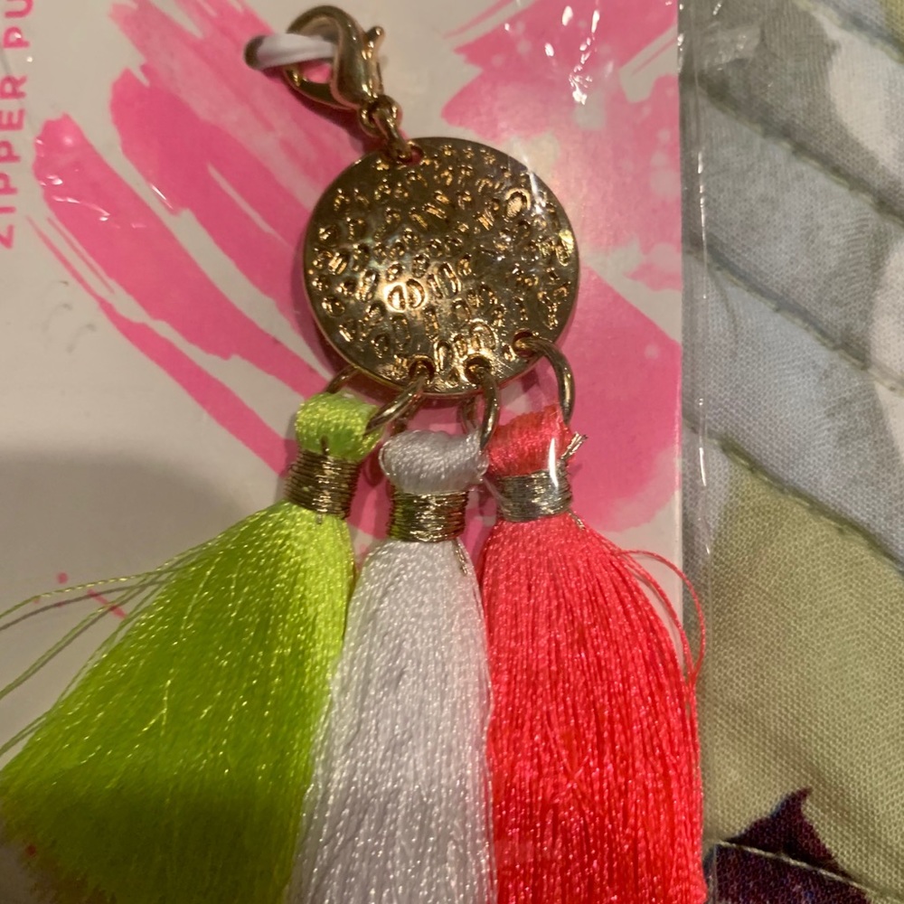 Lilly Pulitzer Zipper Pull NWT